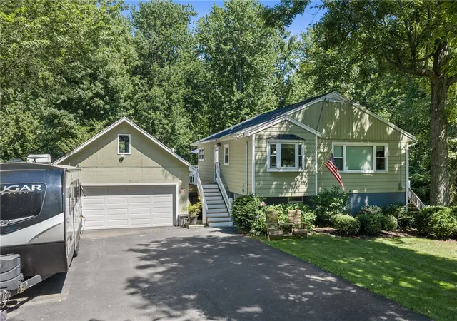 1st image of 536 Moseley Rd, Fairport, NY 14450 | MLS# R1698180