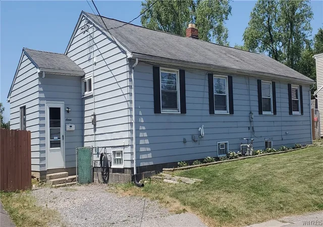 1st image of 18 Sandstone Dr #16, Cheektowaga, NY 14225 | MLS# B1698611