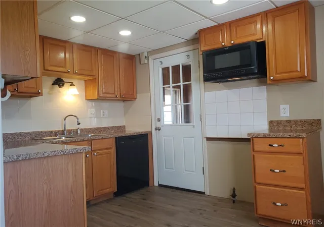 2nd image of 18 Sandstone Dr #16, Cheektowaga, NY 14225 | MLS# B1698611