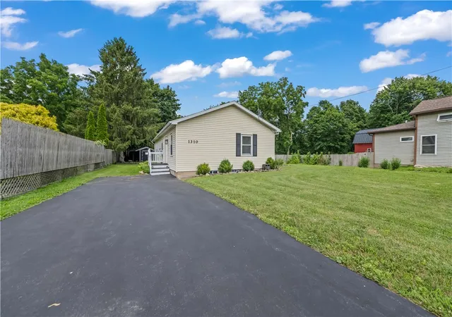 Photo 3 of Single family home for sale at 1310 Penfield Ctr Rd, Penfield, NY 14526 | MLS# R1697459 | Listing updated on 2026-07-26