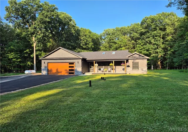 1st image of 140 Roby St, Lockport, NY 14094 | MLS# B1698347