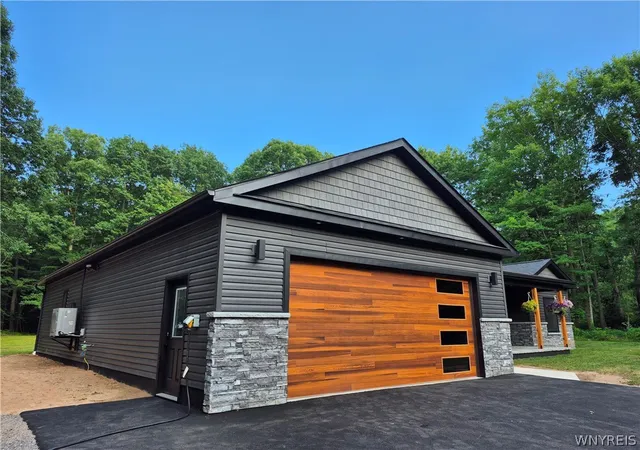 2nd image of 140 Roby St, Lockport, NY 14094 | MLS# B1698347
