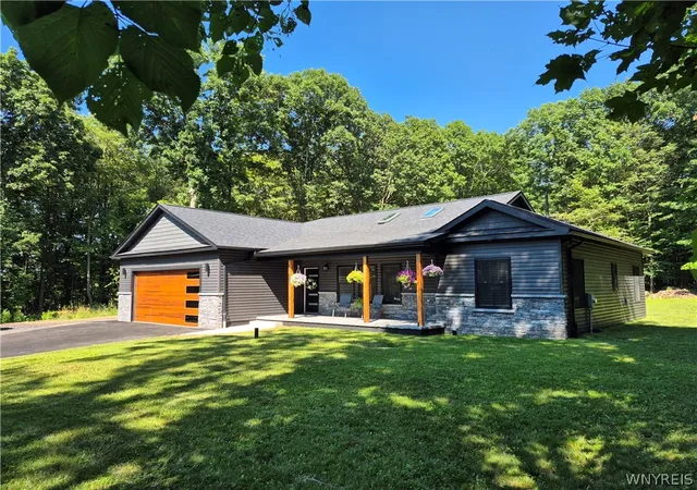 4th image of 140 Roby St, Lockport, NY 14094 | MLS# B1698347