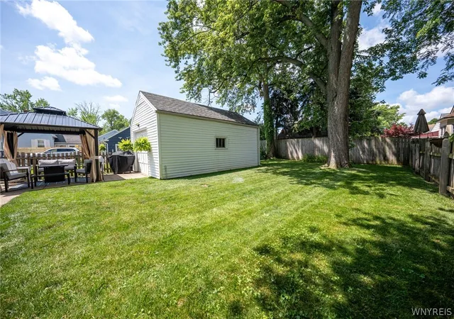 Photo 4 of Sale Pending at 94 Amsterdam St, Tonawanda, NY 14150 | MLS# B1698260 | Listing updated on 2026-07-23