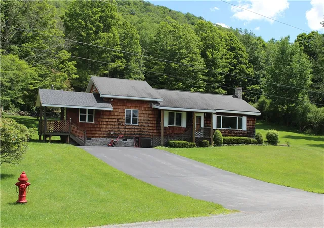 Photo 2 of Single family home for sale at 274 Crest Dr, Roxbury, NY 12474 | MLS# R1698124 | Listing updated on 2026-07-14