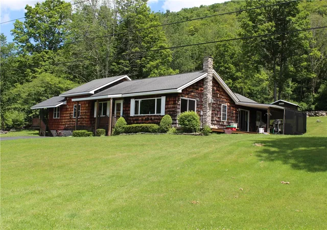 Photo 3 of Single family home for sale at 274 Crest Dr, Roxbury, NY 12474 | MLS# R1698124 | Listing updated on 2026-07-14