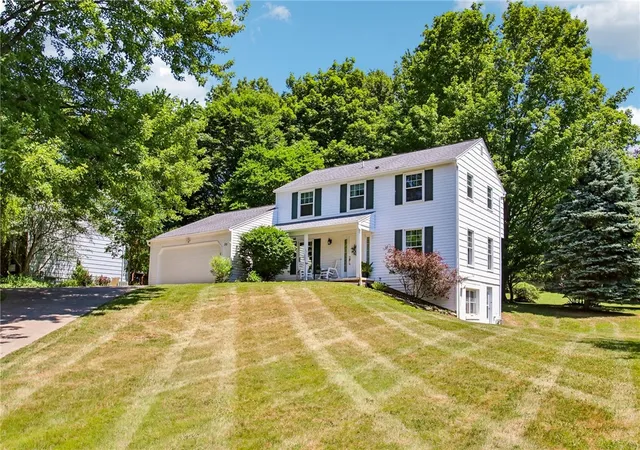 3rd image of 56 Shagbark Wy, Fairport, NY 14450 | MLS# R1696609