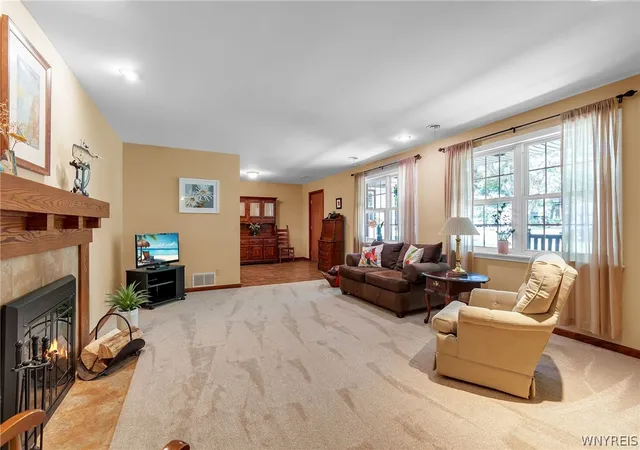 4th image of 17 Highland Dr, East Aurora, NY 14052 | MLS# B1698604