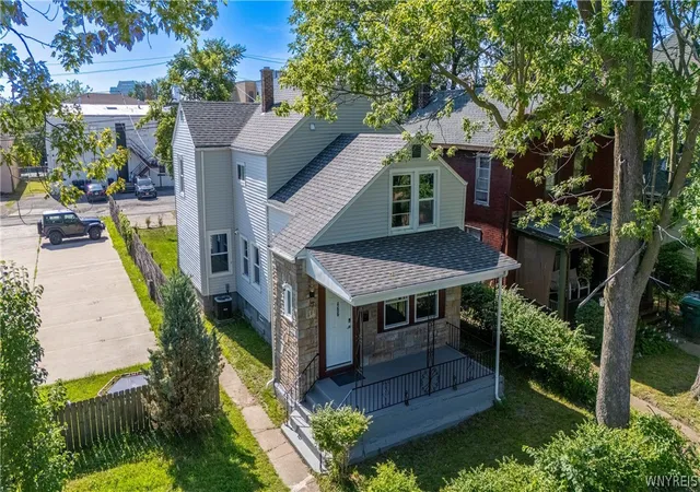 1st image of 466 4th St, Niagara Falls, NY 14301 | MLS# B1698275