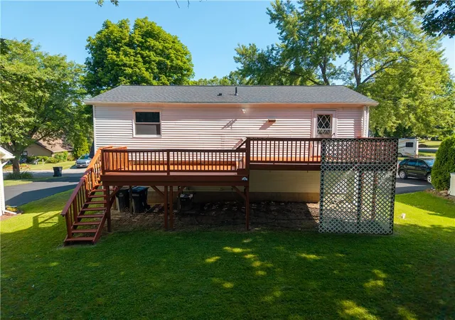 2nd image of 13 Trillium Ln, West Henrietta, NY 14586 | MLS# R1696338