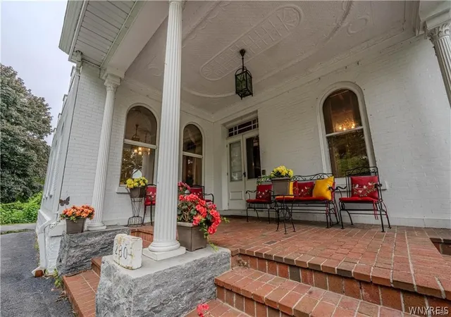 2nd image of 280 Pine Ridge Rd, Buffalo, NY 14225 | MLS# B1698711