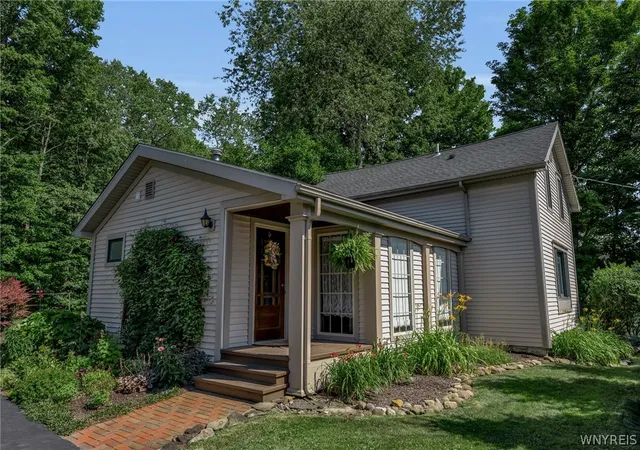 1st image of 381 Town Line Rd, Lancaster, NY 14086 | MLS# B1698650