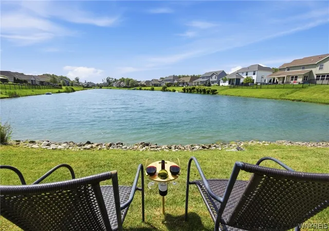 3rd image of 6 Parliament Ln, Lancaster, NY 14086 | MLS# B1698691
