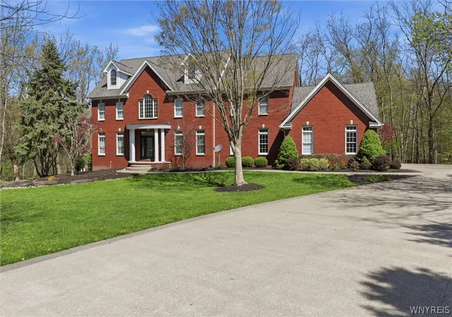 1st image of 16 Woodstream, Orchard Park, NY 14127 | MLS# B1698620