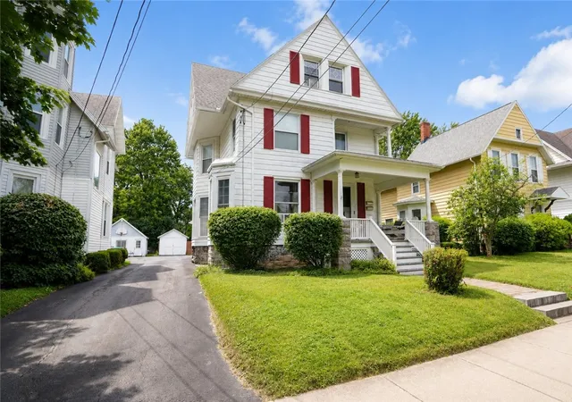 Photo 3 of Sale Pending at 237 Washington St, Geneva, NY 14456 | MLS# R1697831 | Listing updated on 2026-07-23