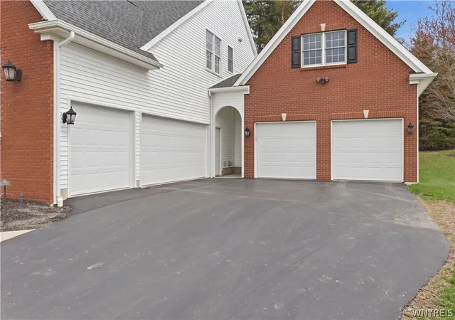 34th image of 5 Kingfisher Ct, Orchard Park, NY 14127 | MLS# B1698728