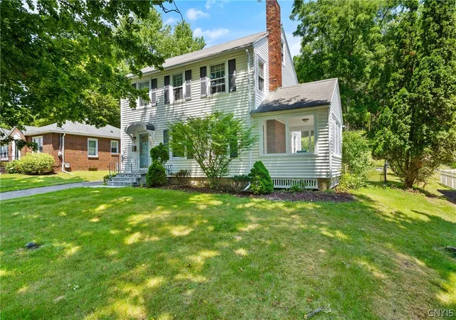 2nd image of 136 Century Dr, Syracuse, NY 13209 | MLS# S1698626