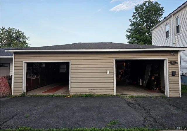 1st image of 515 Niagara St, Utica, NY 13501 | MLS# S1698395
