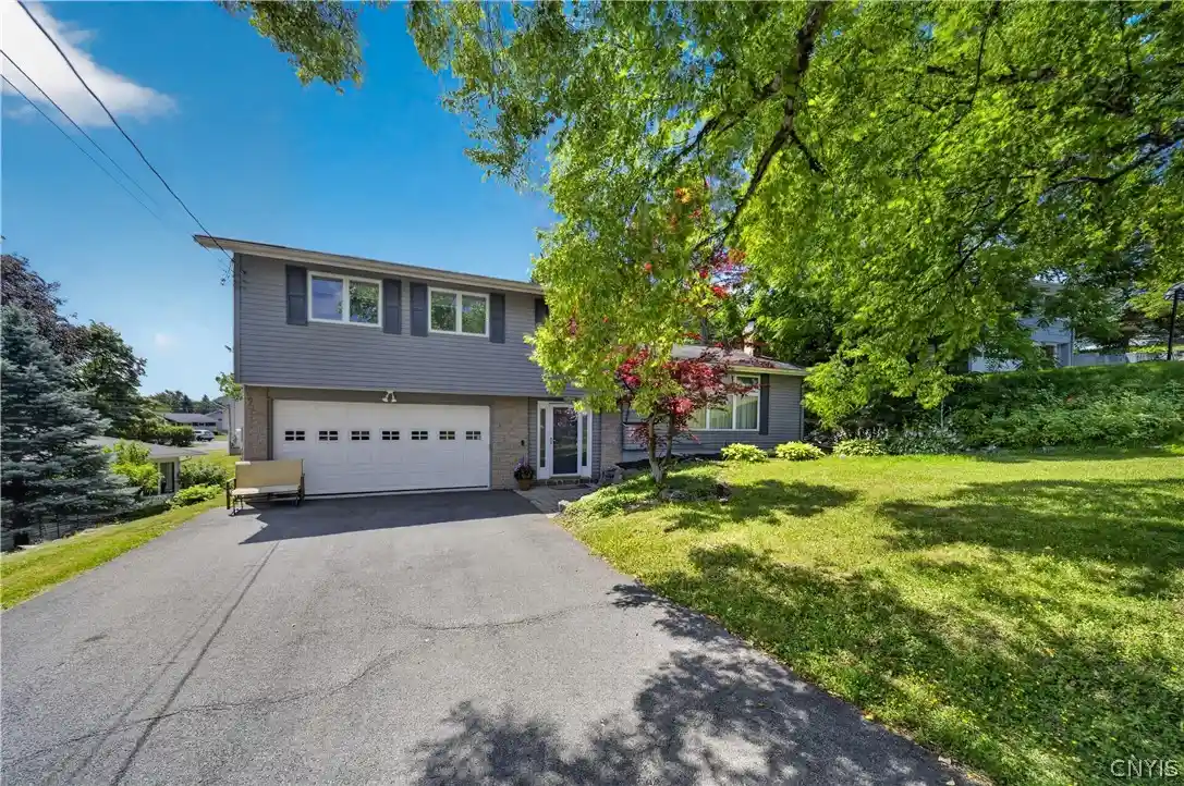 Photo 1 of Single family home for sale at 207 Eden Roc Cir, Syracuse, NY 13214 | MLS# S1696780 | Listing updated on 2026-08-12