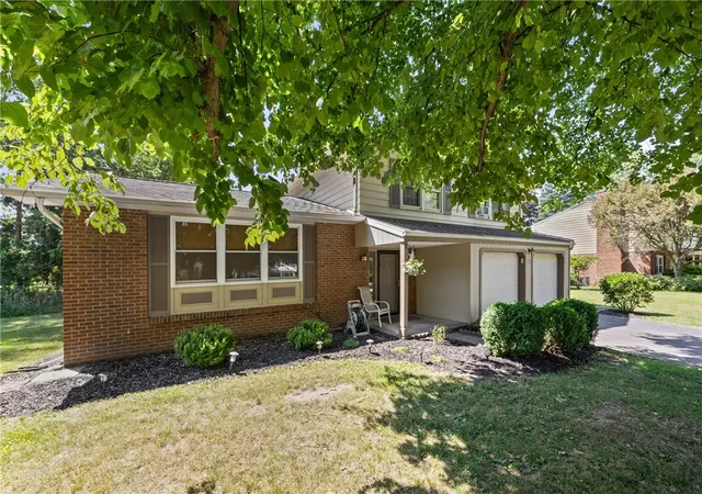 3rd image of 23 Musket Lane, Pittsford, NY 14534 | MLS# R1698745