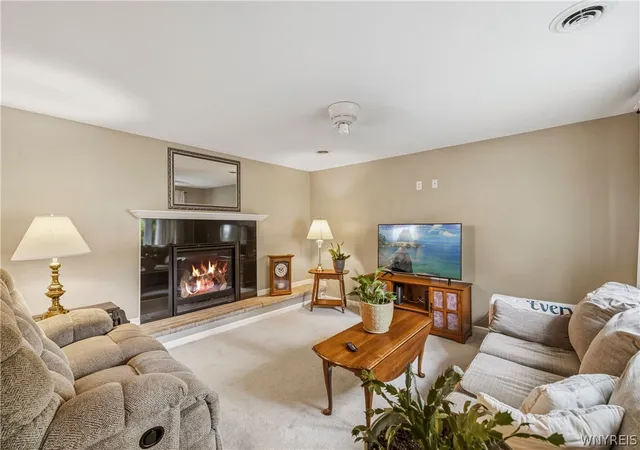 4th image of 131 Burnside Dr, Tonawanda, NY 14150 | MLS# B1690105