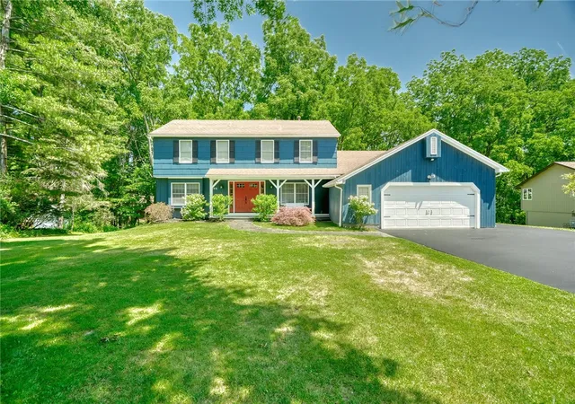 3rd image of 346 Brooksboro Dr, Webster, NY 14580 | MLS# R1698074