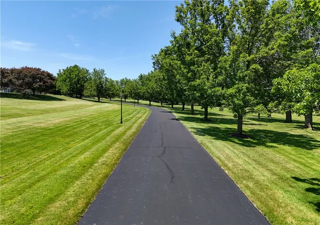 3rd image of 82 Lanning Rd, Honeoye Falls, NY 14472 | MLS# R1697878