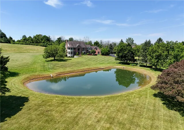 5th image of 82 Lanning Rd, Honeoye Falls, NY 14472 | MLS# R1697878