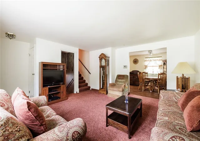 3rd image of 7 Village Trl, Spencerport, NY 14559 | MLS# R1698434