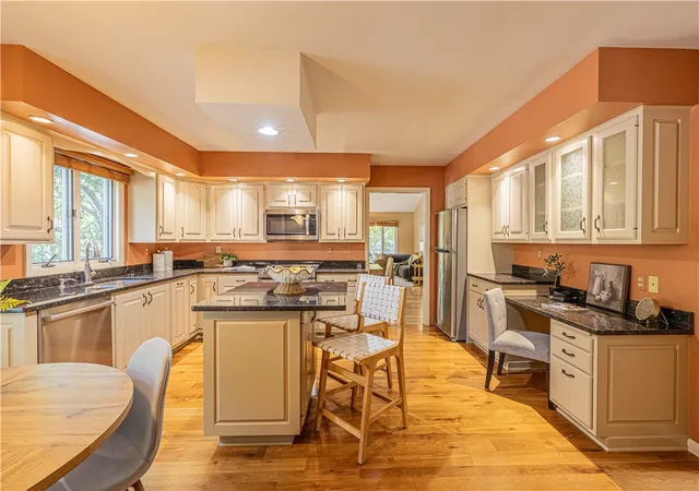 3rd image of 21 Woodbury Wy, Fairport, NY 14450 | MLS# R1694996
