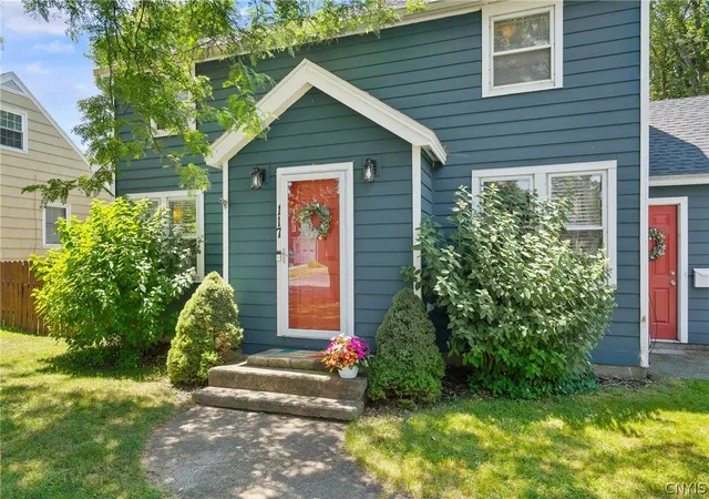 2nd image of 117 Iroquois Ln, Salina, NY 13088 | MLS# S1697652