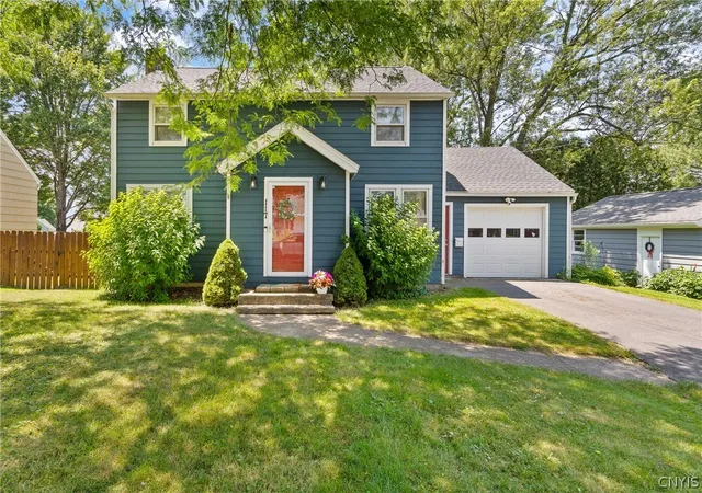 39th image of 117 Iroquois Ln, Salina, NY 13088 | MLS# S1697652