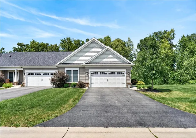 1st image of 933 Pathway Ln, Webster, NY 14580 | MLS# R1697583