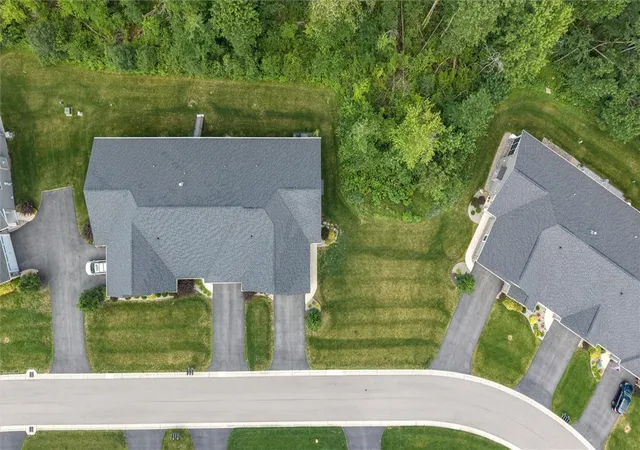 3rd image of 933 Pathway Ln, Webster, NY 14580 | MLS# R1697583