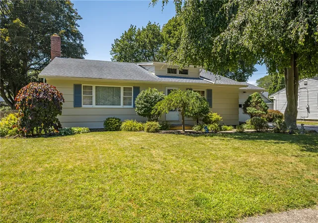Photo 1 of Sale Pending at 40 Caroline Dr, Rochester, NY 14624 | MLS# R1697396 | Listing updated on 2026-07-30