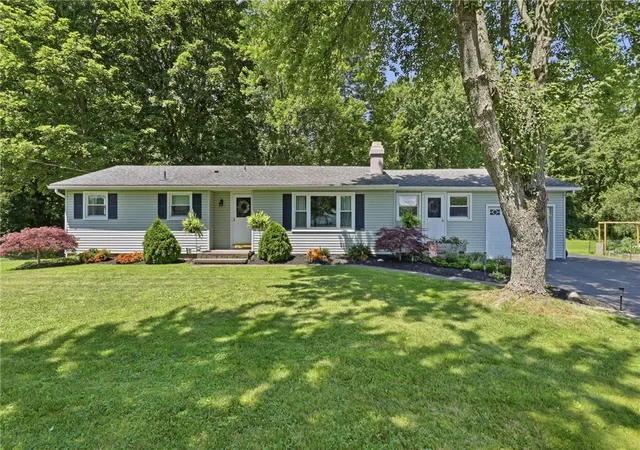 1st image of 5 Ronald Cir, Spencerport, NY 14559 | MLS# R1698822