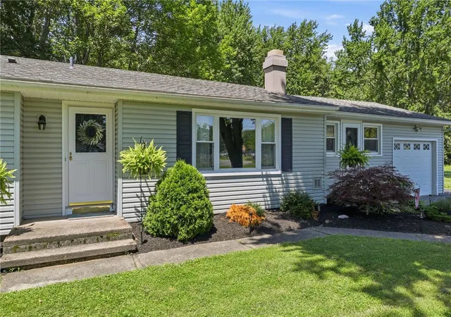 4th image of 5 Ronald Cir, Spencerport, NY 14559 | MLS# R1698822