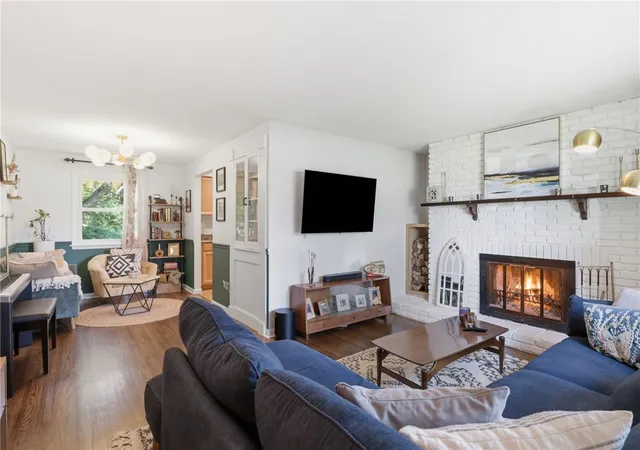 5th image of 5 Ronald Cir, Spencerport, NY 14559 | MLS# R1698822