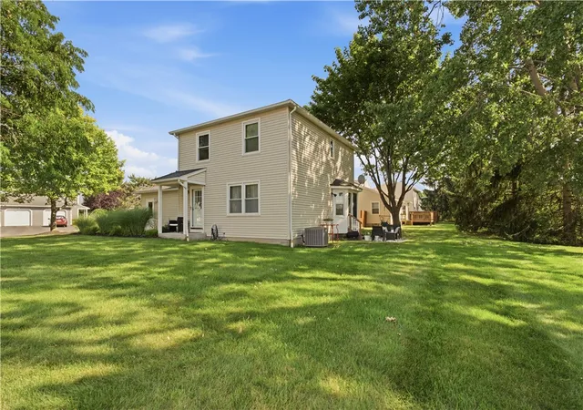 2nd image of 320 Lenora Ln, Webster, NY 14580 | MLS# R1698661