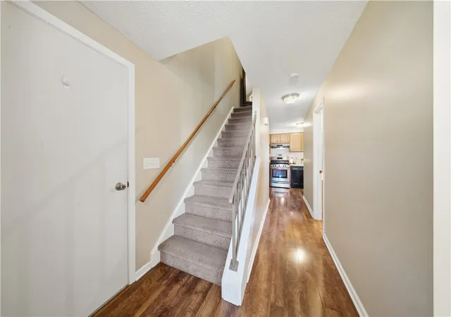 4th image of 320 Lenora Ln, Webster, NY 14580 | MLS# R1698661