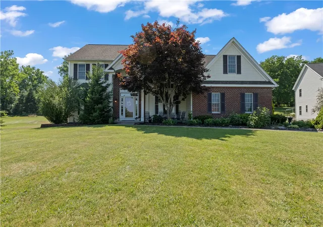 1st image of 11 Lanaray Park, Fairport, NY 14450 | MLS# R1698484