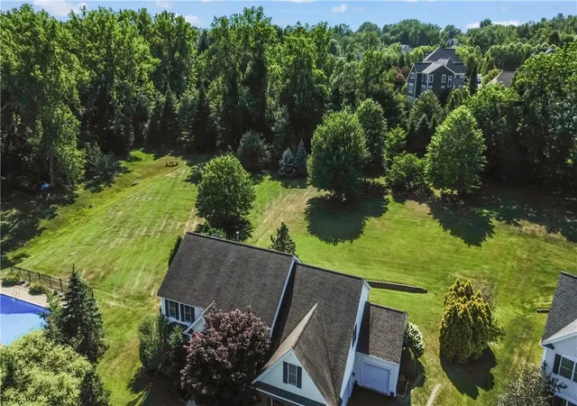 5th image of 11 Lanaray Park, Fairport, NY 14450 | MLS# R1698484