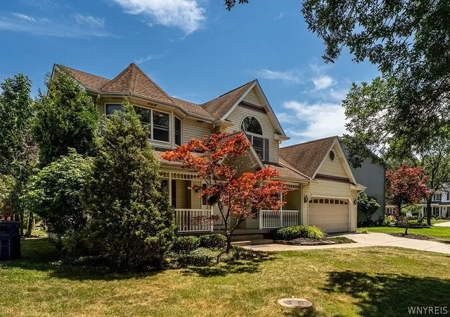 3rd image of 2 Meadow Spring Ct, East Amherst, NY 14051 | MLS# B1696854