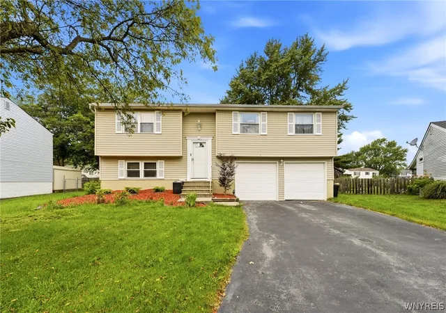 1st image of 7090 Academy Ln, Lockport, NY 14094 | MLS# B1698541
