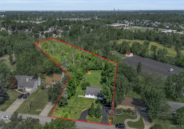 5th image of 2350 Berg Rd, Buffalo, NY 14218 | MLS# B1696665