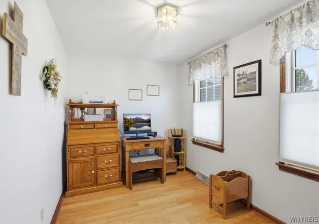 3rd image of 3698 Meadowbrook, Wheatfield, NY 14120 | MLS# B1698553