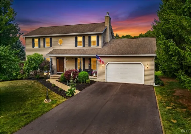 1st image of 10 Galway Rd, New Hartford, NY 13413 | MLS# S1691442