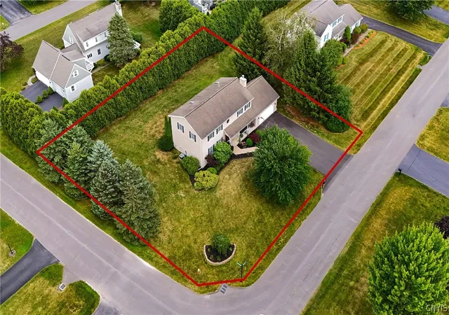 36th image of 10 Galway Rd, New Hartford, NY 13413 | MLS# S1691442