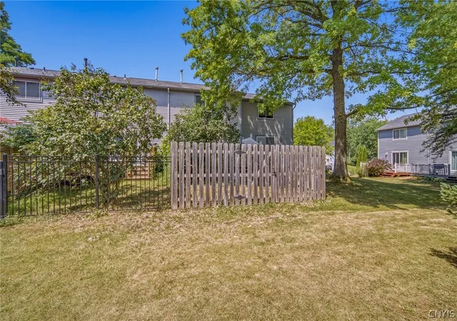 31st image of 106 Iron Oak Cir, Salina, NY 13088 | MLS# S1698130