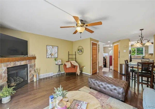 5th image of 106 Iron Oak Cir, Salina, NY 13088 | MLS# S1698130